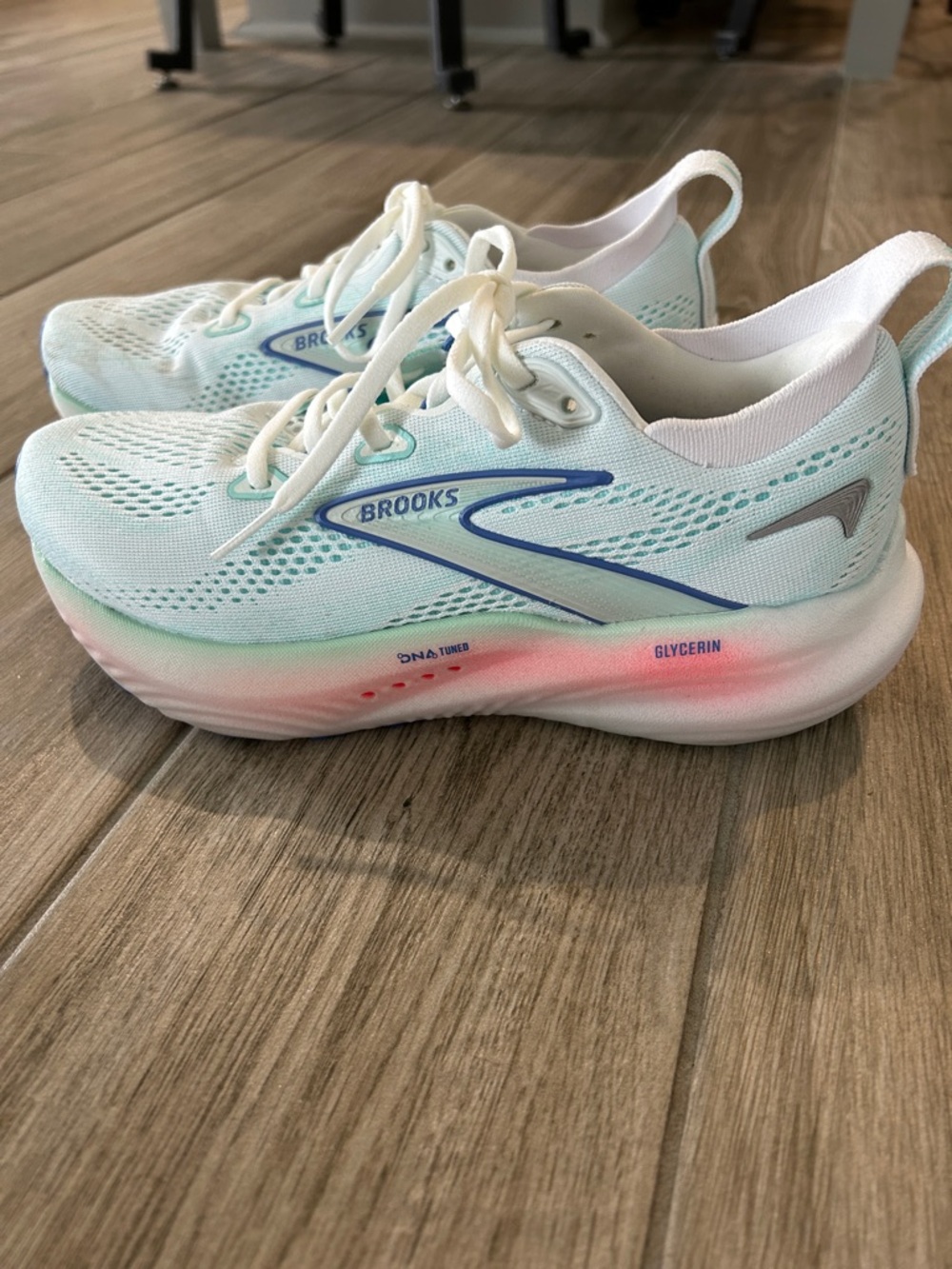 Brooks Sneakers